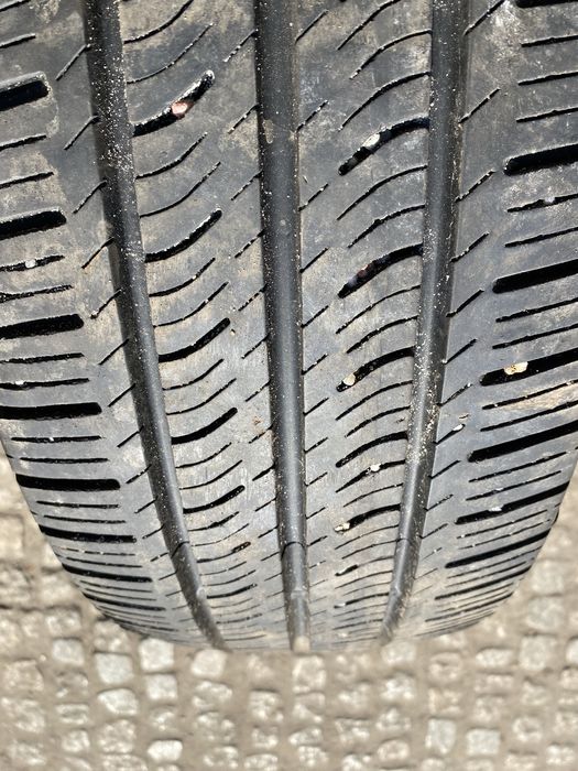 Jedna Opona 235/65R16C 115/113R FR Pirelli Carrier All Season 22rok8mm