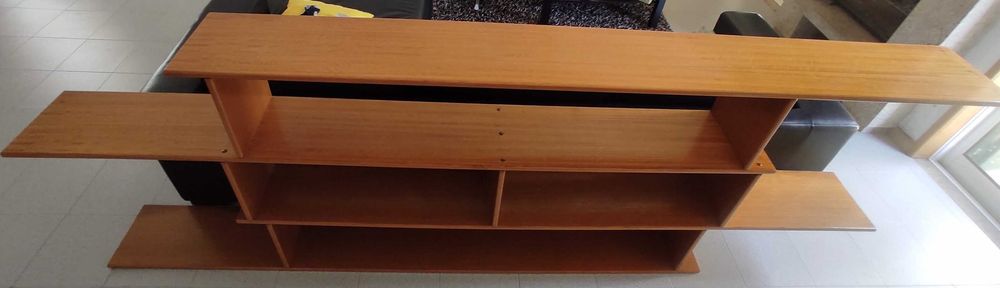 Estante em madeira para fixar ou pousar (3x1 m)