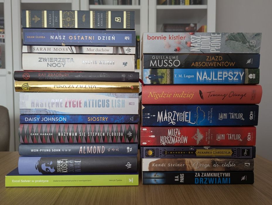 Książki ze zdjęcia