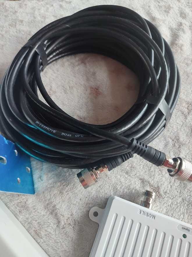 Trójzakresowy Wzmacniacz Sygnału Gsm Lte G 3G 4G
