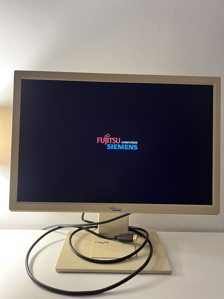 Monitor Fujitsu 22"