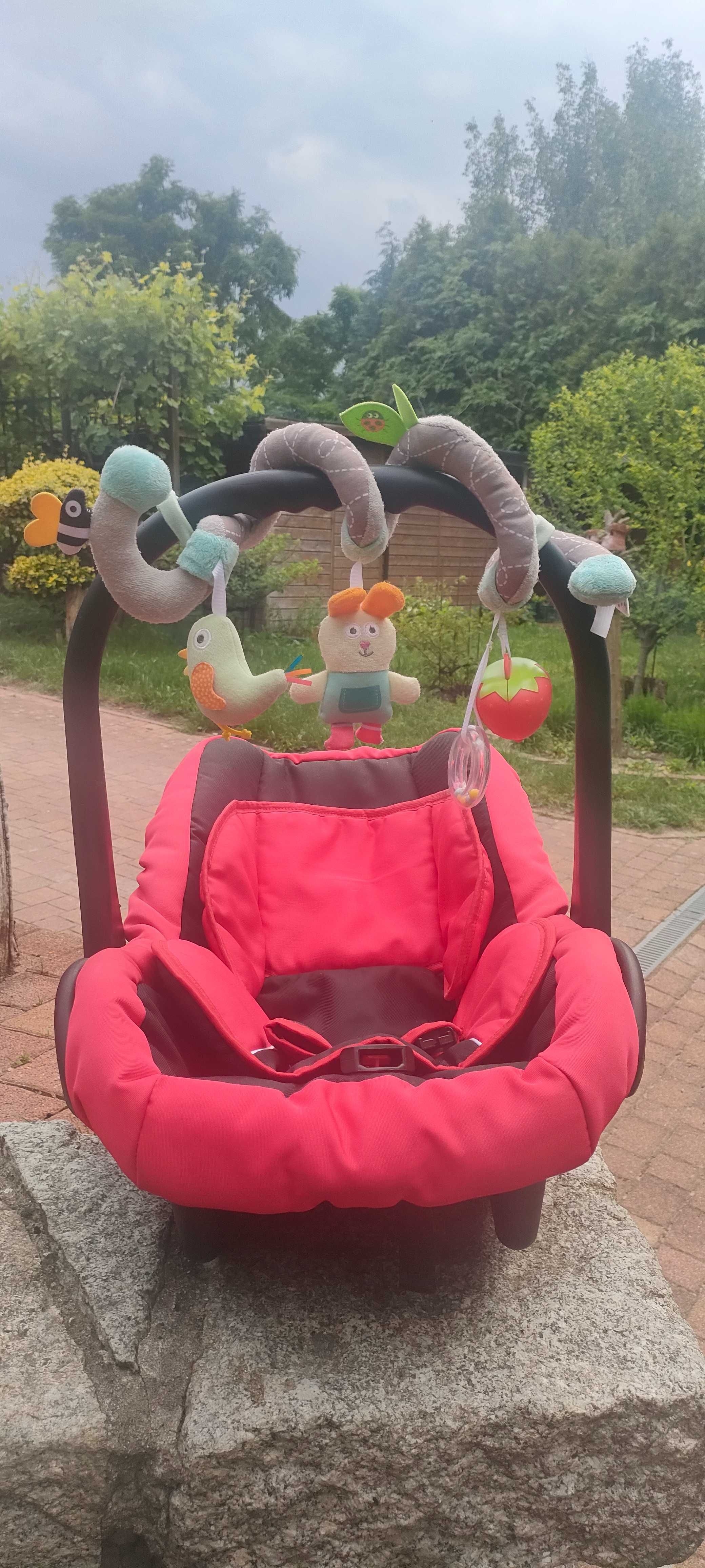 nosidełko Karwala z zawieszką Taf Toys