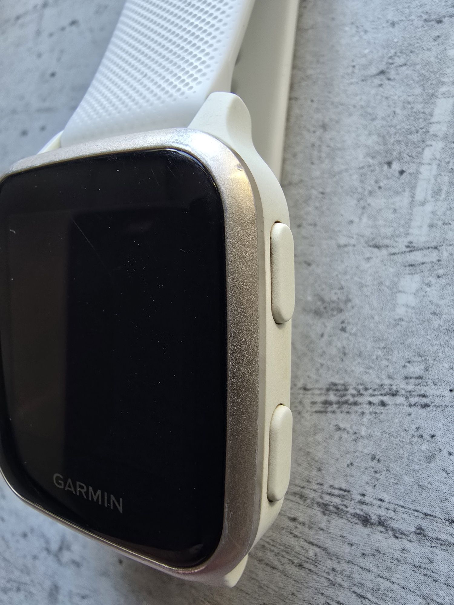 Zegarek Garmin VENU SQ2 biało-złoty