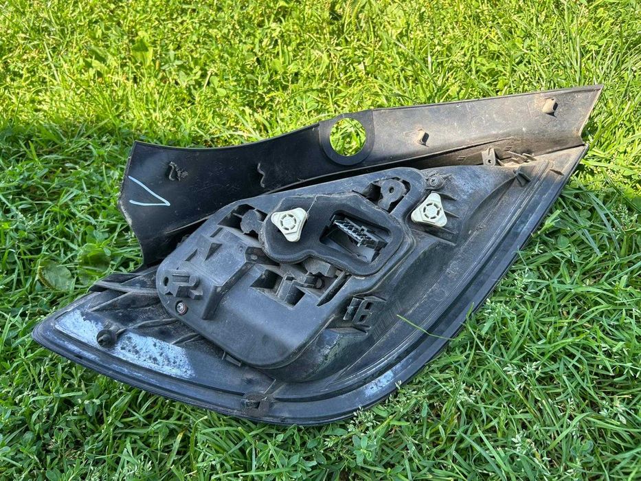 Lampa tylna prawa lewa komplet Opel Astra H