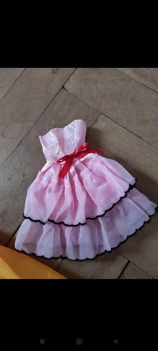 Zestaw 2 sukienek nowych dla lalki Barbie