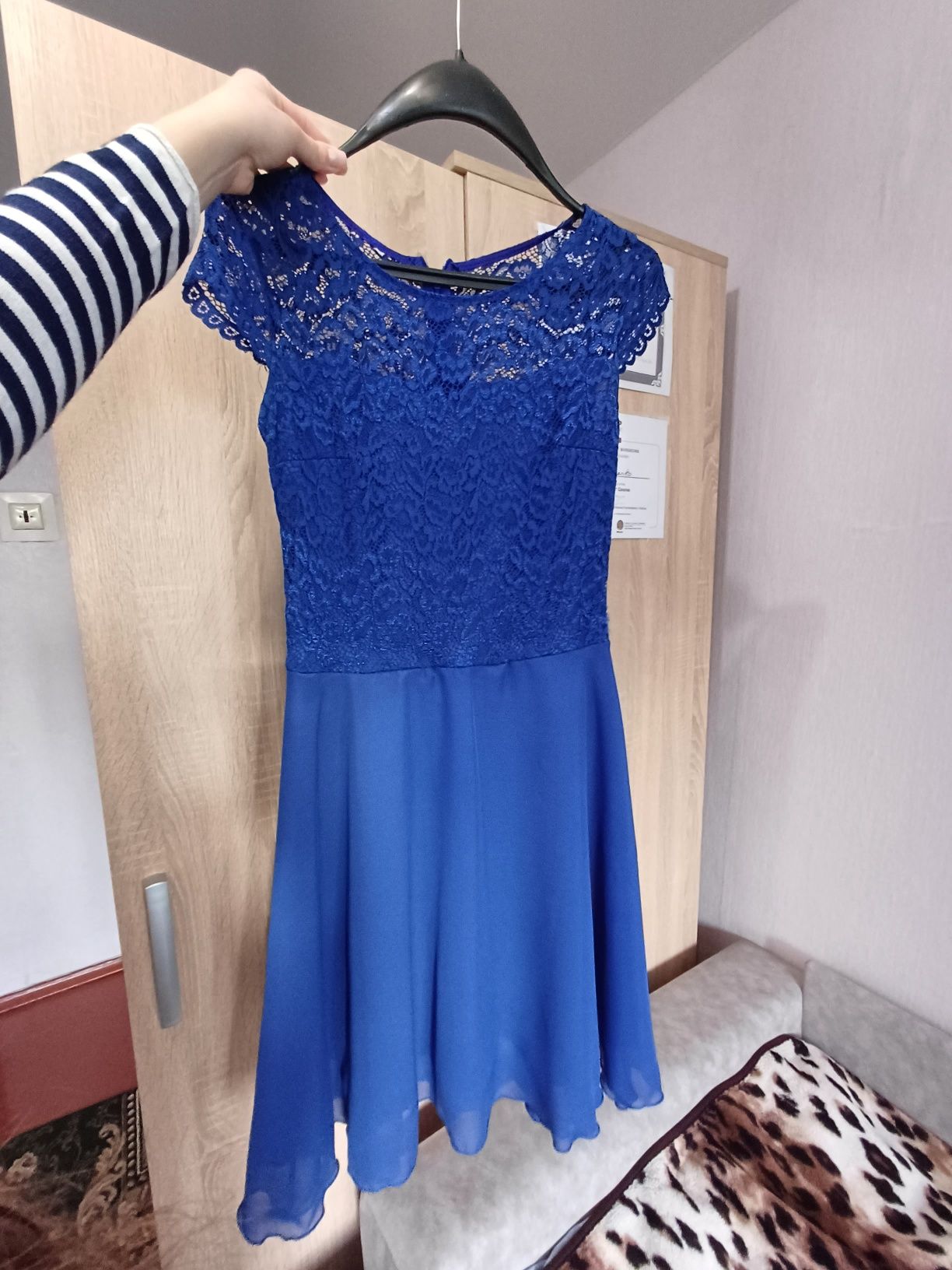 Продаю синю сукню