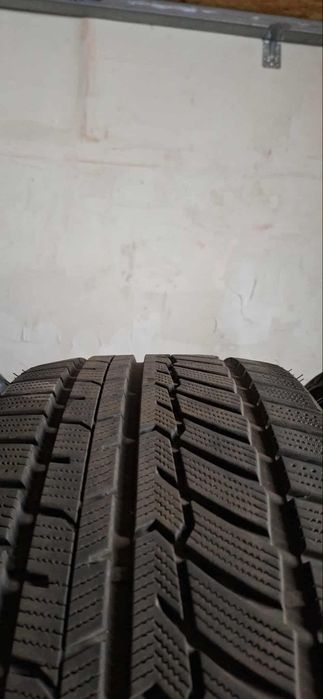 Opony zimowe 2024 AUSTONE 245/45R18, 4 szt
245/45R18