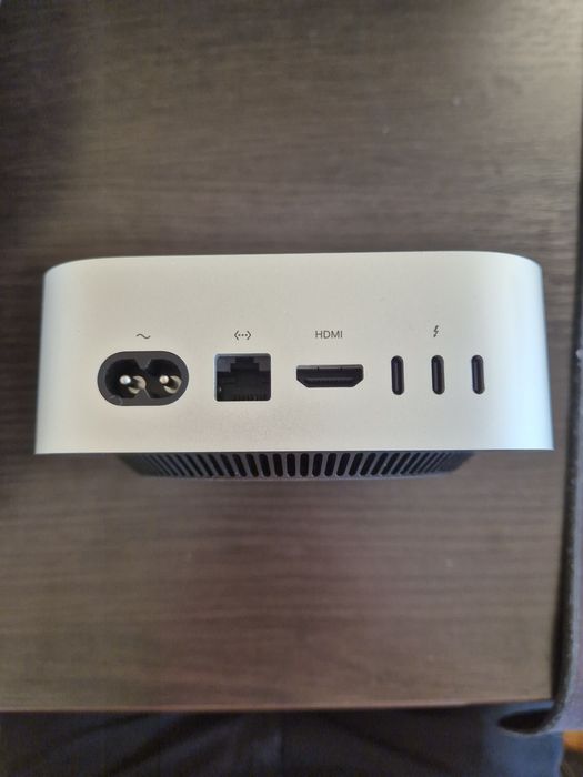 Mac mini M4 256 GB stan idealny