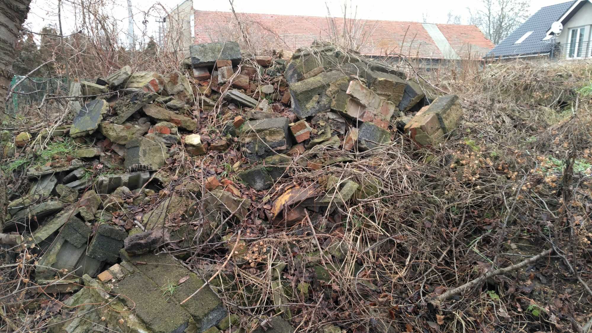 Oddam Ziemie oraz Gruz