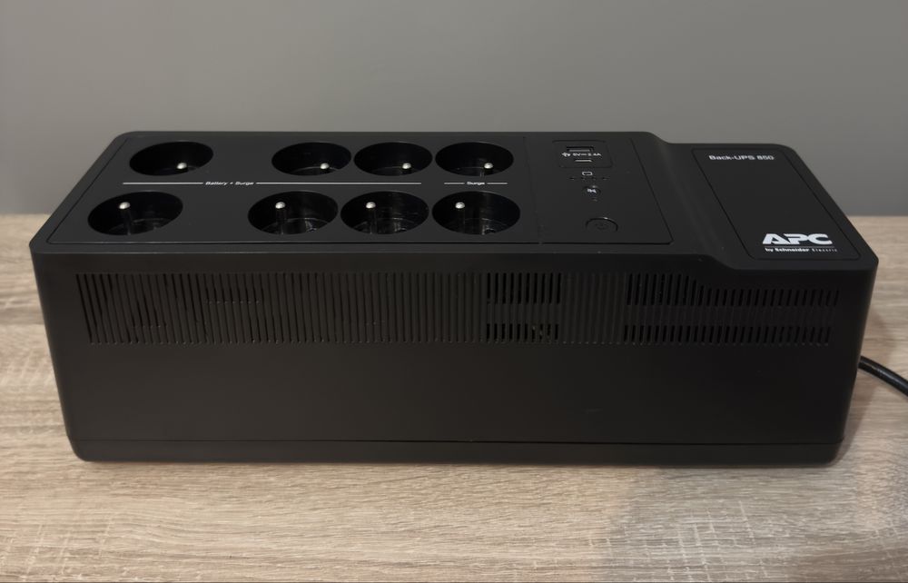 APC Back-UPS (850VA/520W, 8x Schuko, USB, USB-C)