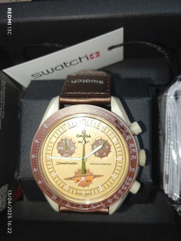 Omega x Swatch Saturn SO33T100 Inspiracja Saturna metalicznym finishu