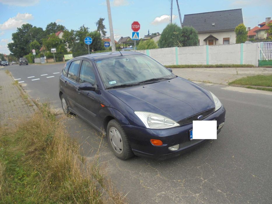 Ford Focus MK1 przed lift niebieski granatowy H8 1.4 benzyna na części
