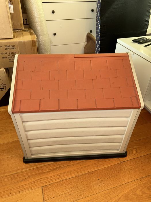 Casota para cão usada