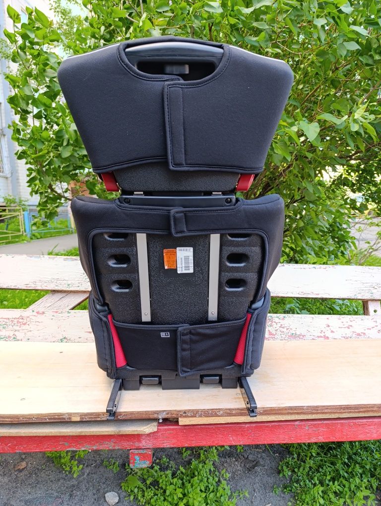 Автокрісло Recaro Milano  + система кріплення Isofix
