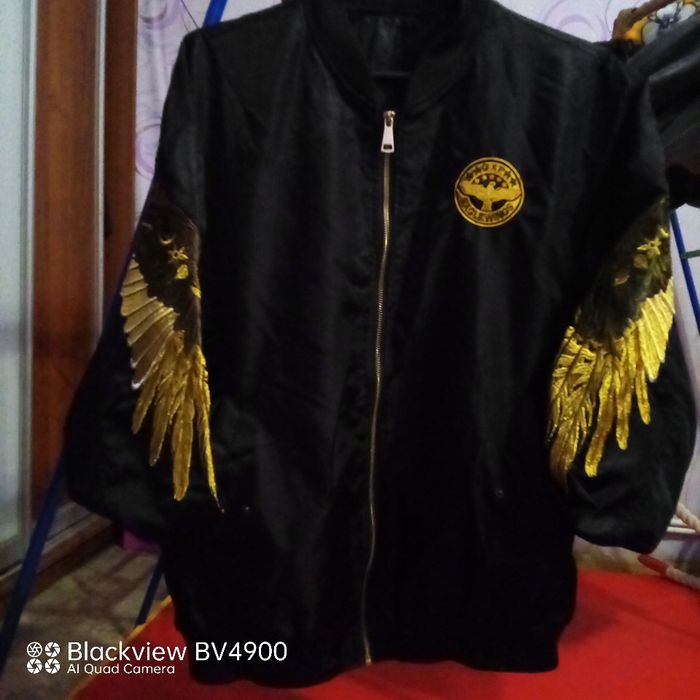 Бомпер куртка з крилами бомбезна!