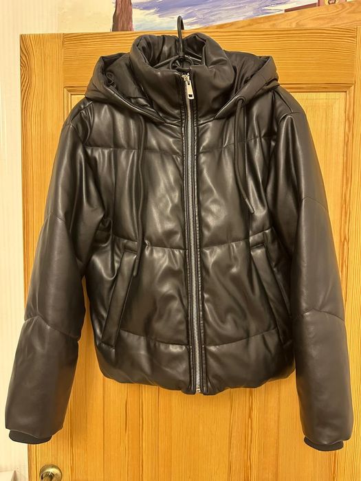 Куртка коленс. Искусственная кожа размер "М" .