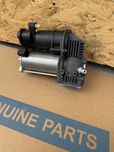 Компрессор ПНЕВМО Подвески Range Rover (L405) 2013- LR056304