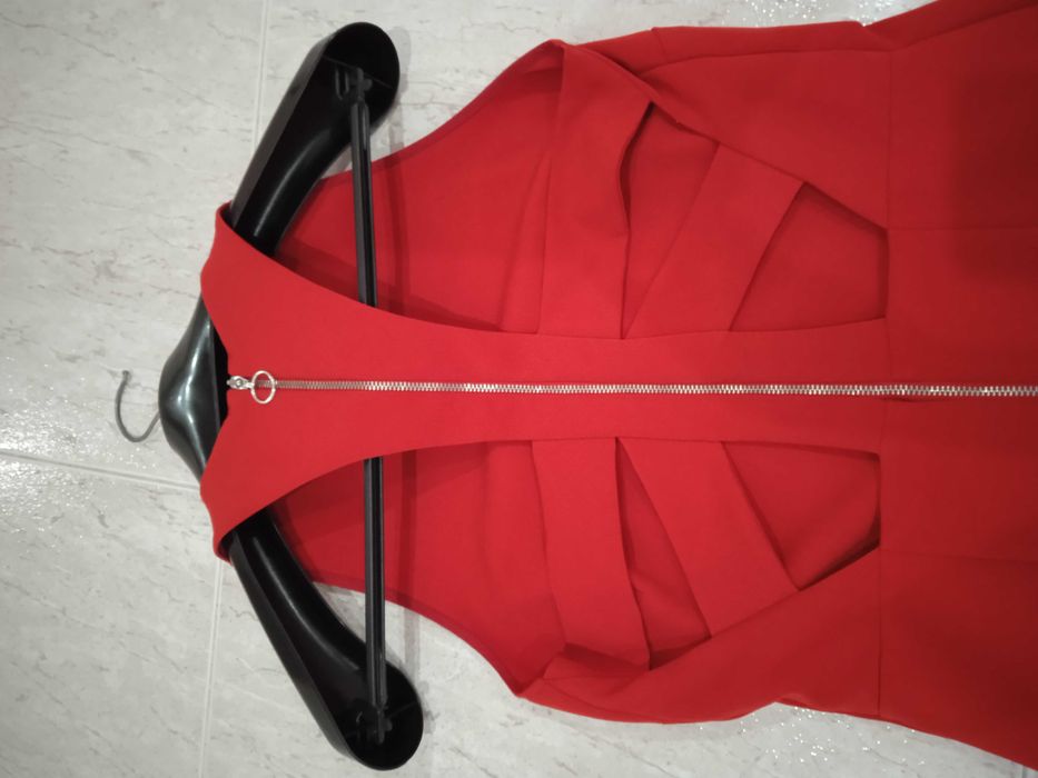 Vestido Zara, S, vermelho, costas abertas com fecho