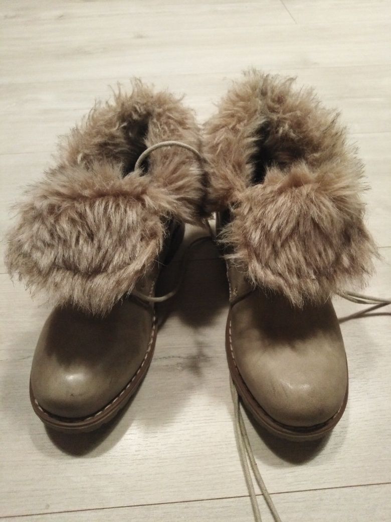 Buty zimowe dla dziewczynki r. 33