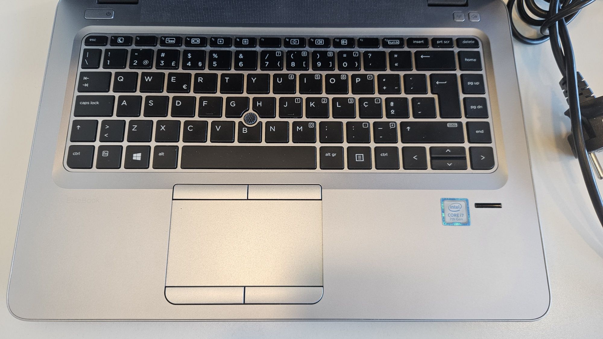 Portátil HP EliteBook i7 8GB RAM 240GB Disco WIN 10 PRO
