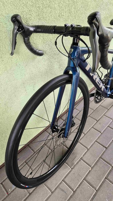 TREK domane r44 AL2 gravel road+ sztywne osie