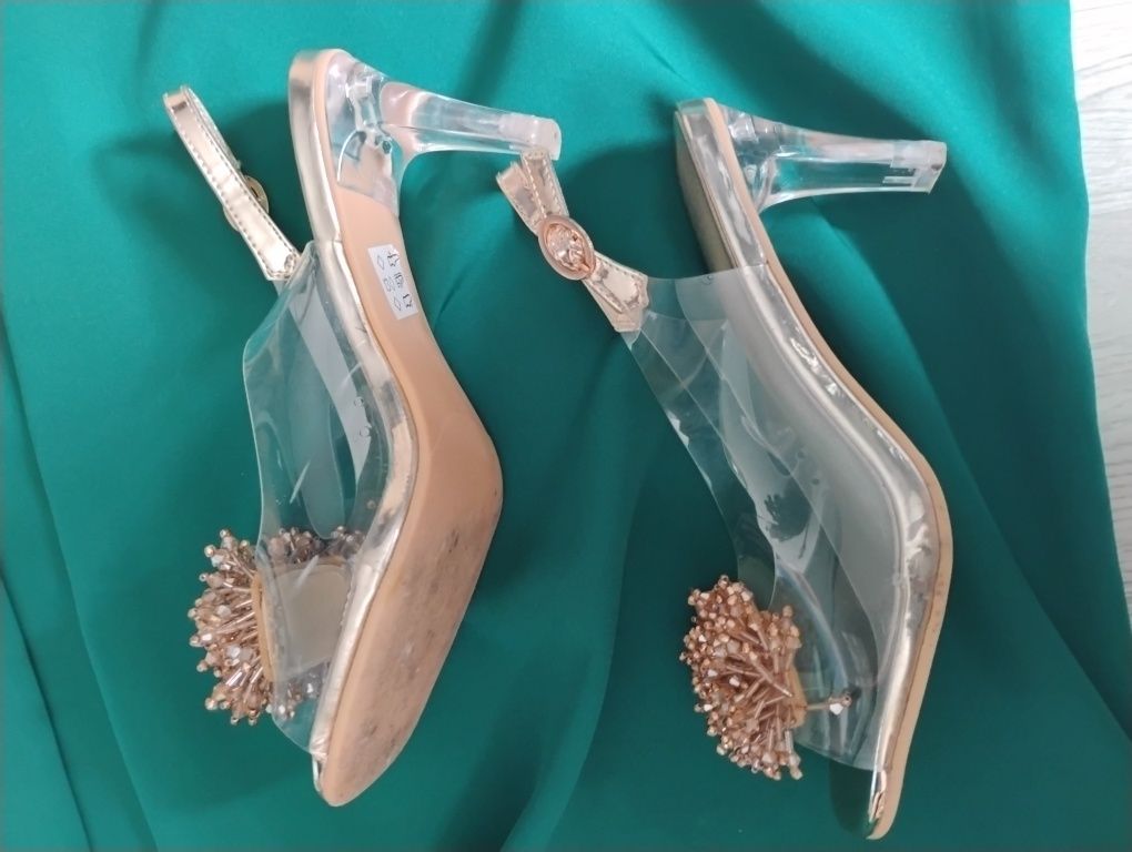 Elegancka sukienka