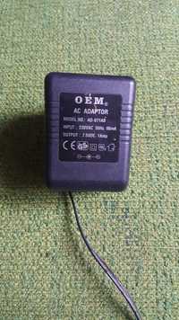 Адаптер внешнего питания:AC/DC Uвх 230В 98mA;Uвых7,5В 1А.
