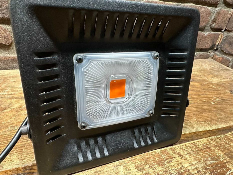 Lampa led fiolet