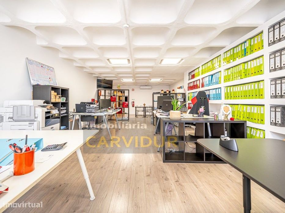 Escritorio/Gabinete/Sala