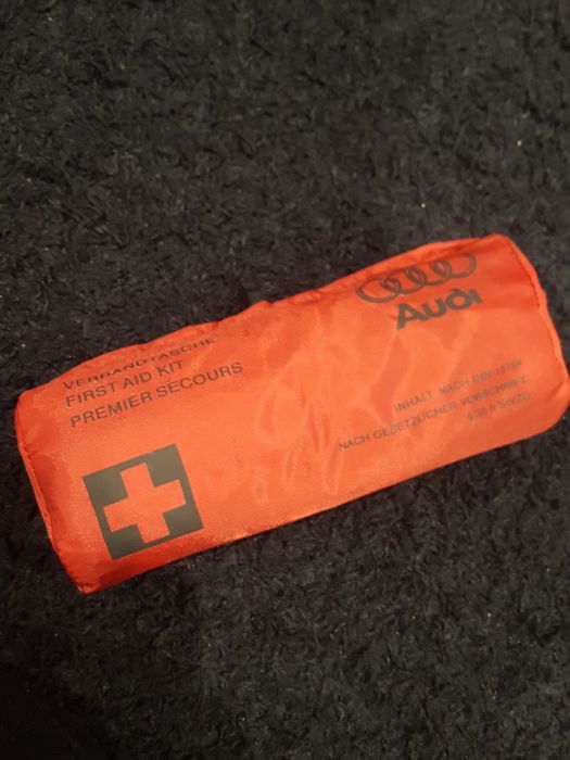 Kit primeiros socorros Audi