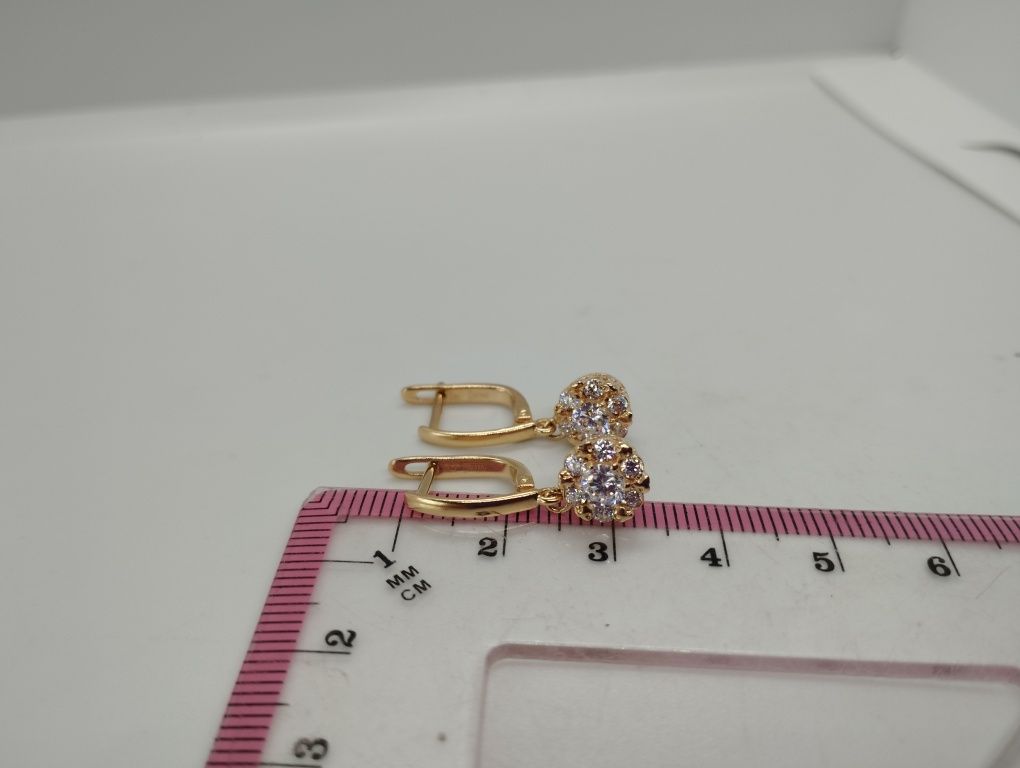 Золотые сережки 3.98 грамма