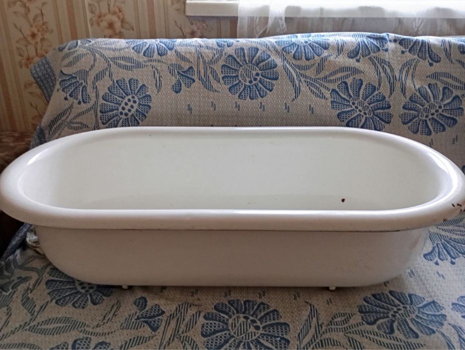 Дитяча залізна ванночка