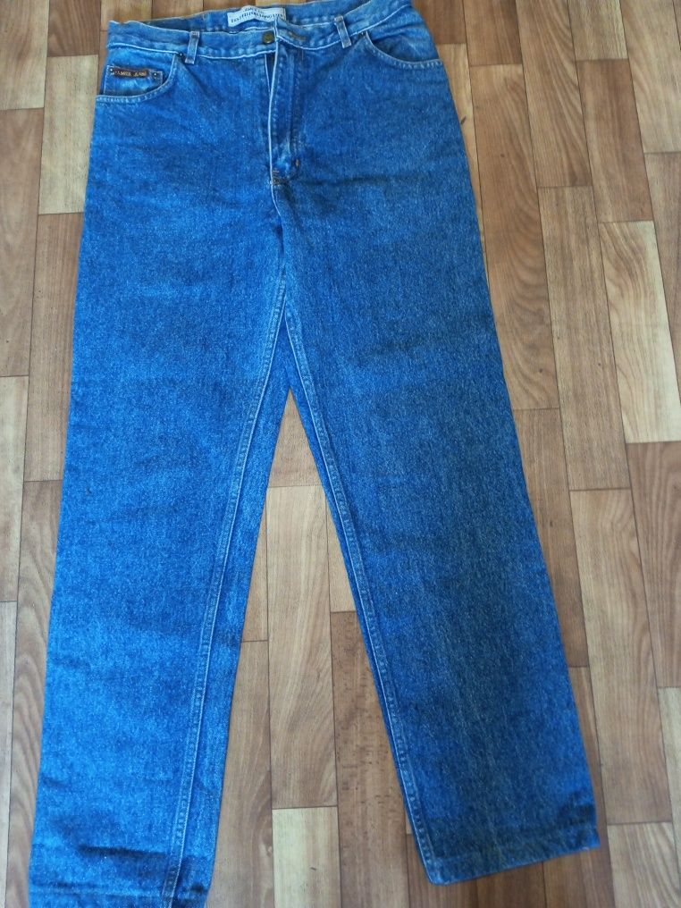 Дамские  синие джинсы размер 38