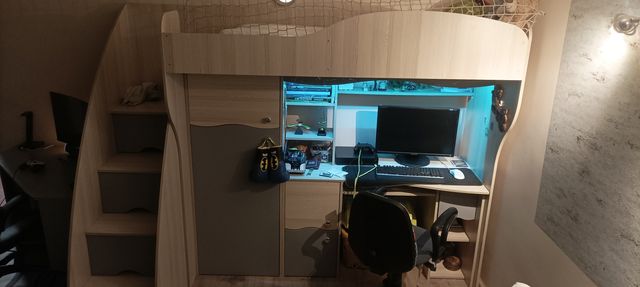 Oddam za darmo komplet biurko szafa łóżko