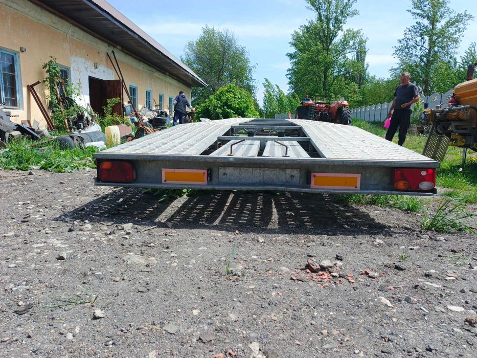 Причіп для перевезення  2 автомобілів