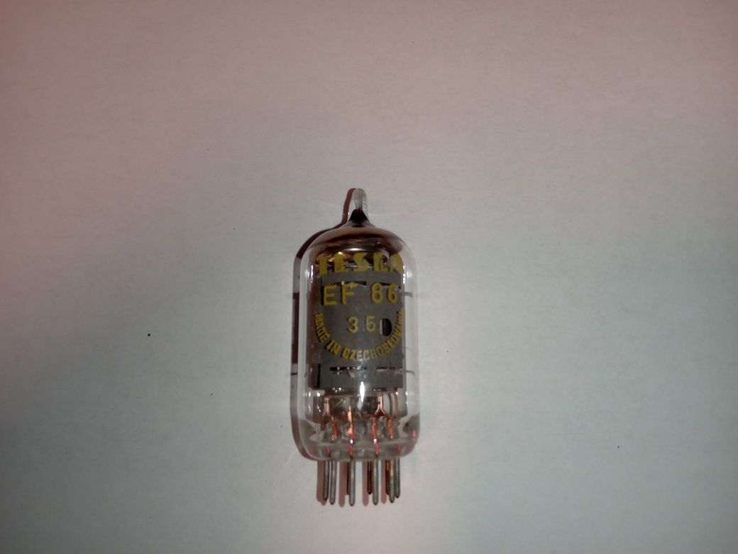 Lampa EF86 Tesla