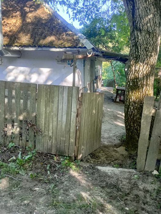 Продам хату з земельним участком