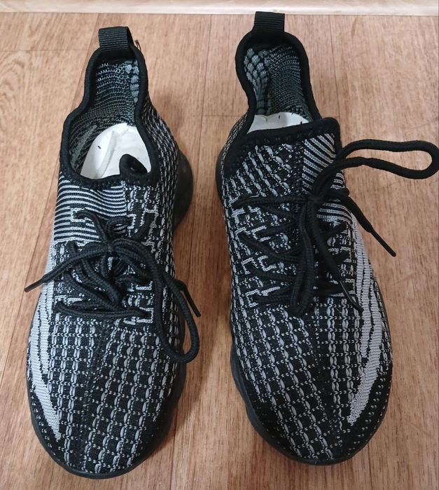 Продам макасины черные