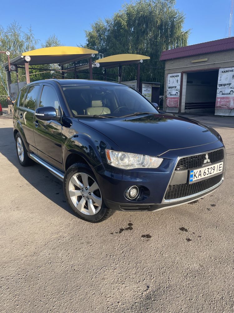 Mitsubishi Outlander XL 3.0 V6 2011p.