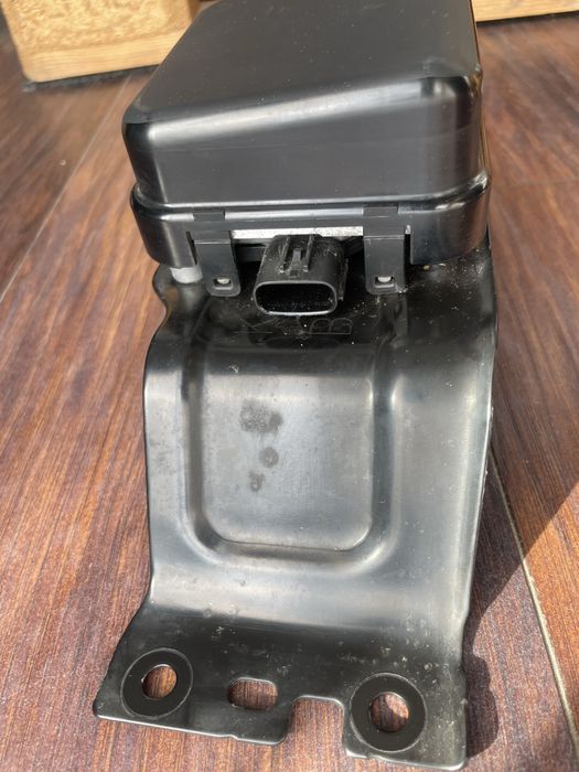 Радар Mazda KD7J-67XA1 + емблема Mazda СХ-5, -9 + кронштейн під радар