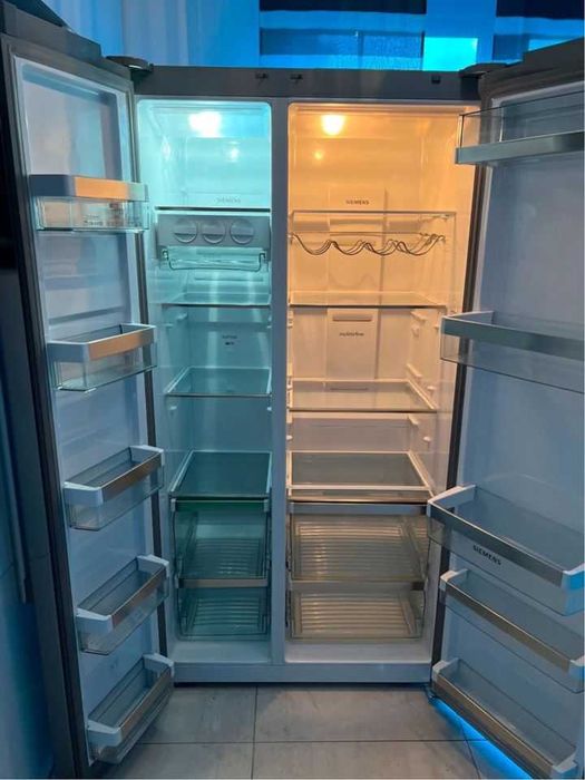 Холодильник Siemens Side by side
