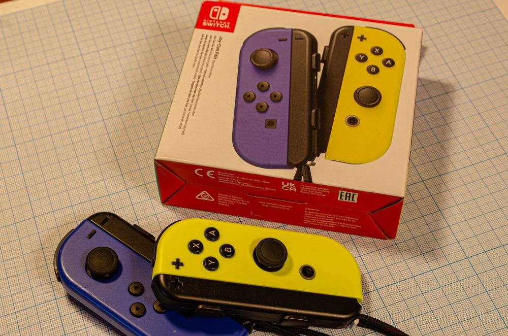 Joy-Con Nintendo Switch (оригінал) — Синій + Неон-жовтий, комплект