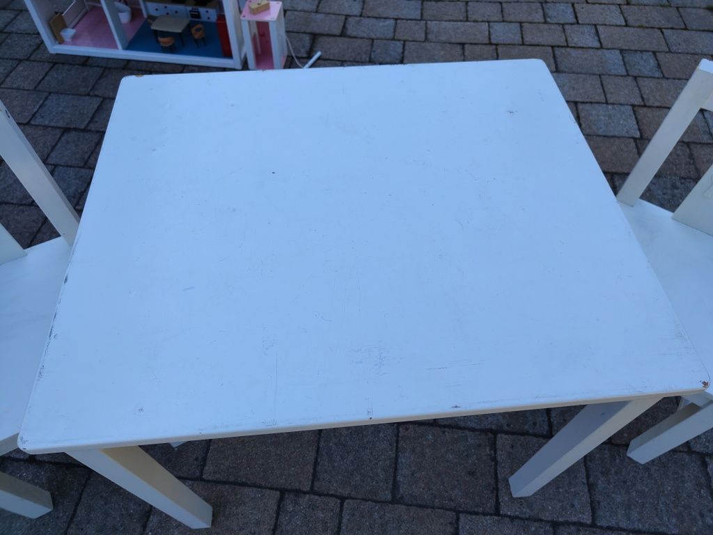 Stolik i krzesełka Ikea