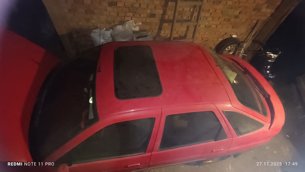 Форд.       ескорт.