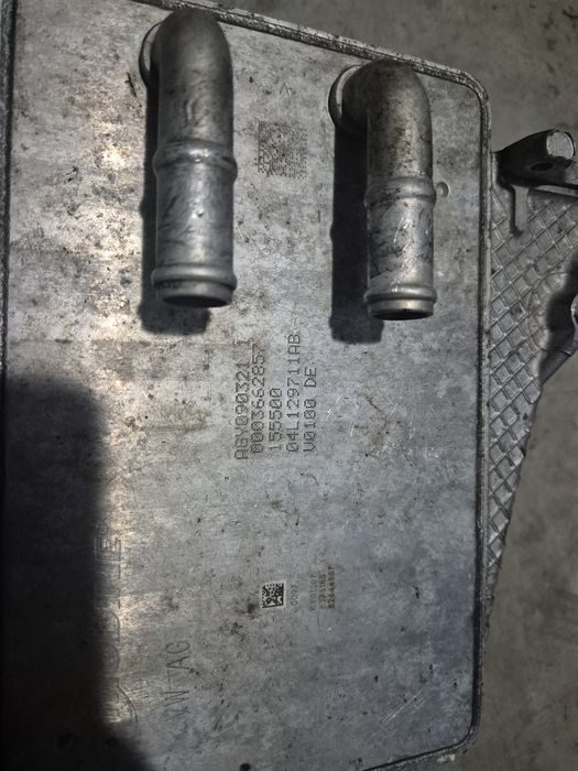 Kolektor ssący intrcoller 2,0 TDI  04L129711AB