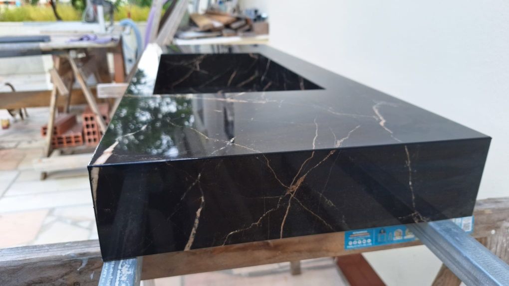 Lavatório em porcelanato 100x40x10