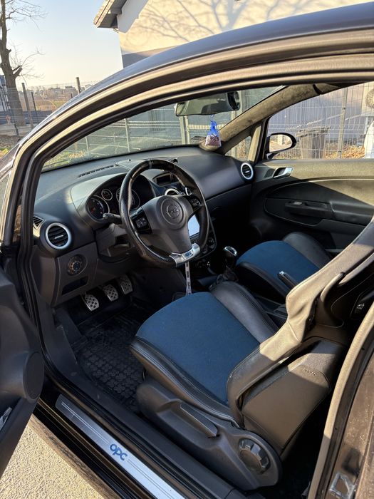 Opel Corsa 1.6T OPC