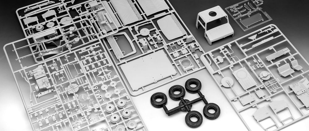 Model do sklejania POJAZD 1/35 Revell 03337 UNIMOG 2T MILGL