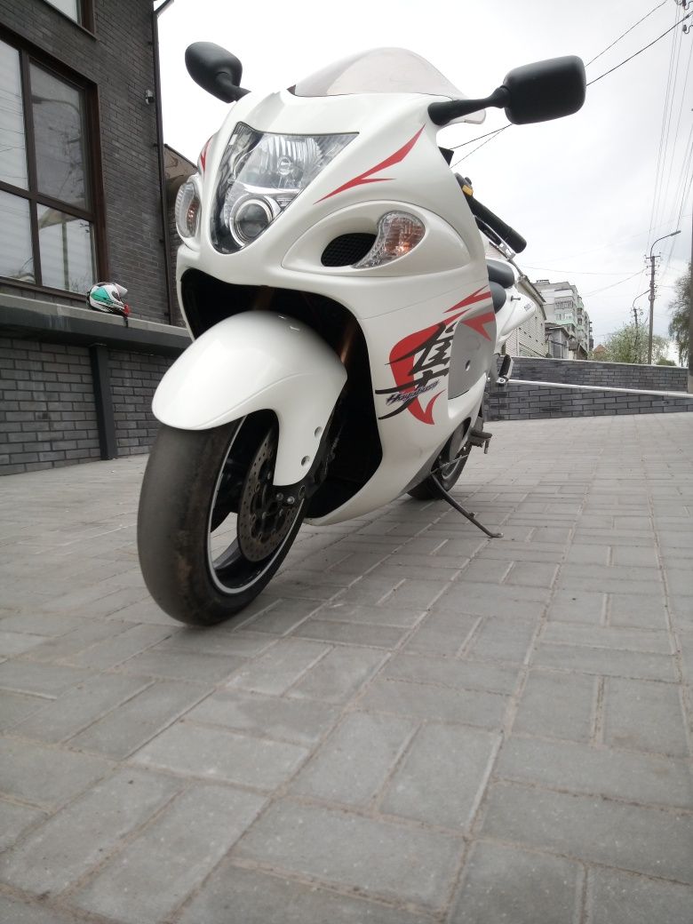 Продам Suzuki Hayabusa  GSX1300R в отличном состоянии.