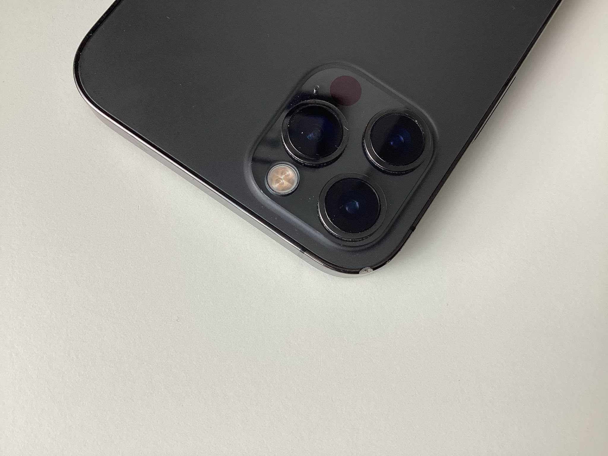 iPhone 12 Pro w bardzo dobrym stanie
